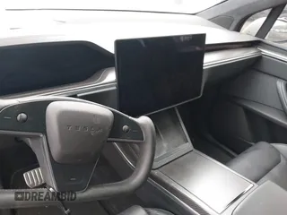 2022 Tesla Model X Plaid z VIN 7SAXCBE67NF339557, wystawiony jako IAAI lot #41825360 z przebiegiem 70 mil mil oraz . Historia ofert i sprzedaży dostępna na DreamBid. Obrazek 18.