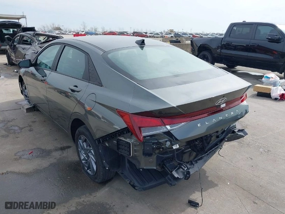 2024 Hyundai Elantra SEL with VIN KMHLM4DG6RU785092, listed as a IAAI auction lot 41734661 with 37,902 mi miles. Bid and sale history available at carsss.com. Image 3.