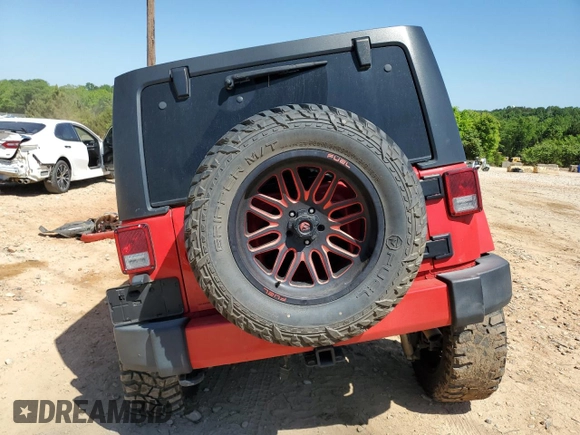 2018 Jeep Wrangler Unlimited Sahara z VIN 1C4BJWEGXJL913539, wystawiony jako Copart lot #54881915 z przebiegiem 108 119 mil mil oraz Szkoda całkowita • Salvage title. Historia ofert i sprzedaży dostępna na DreamBid. Obrazek 6.