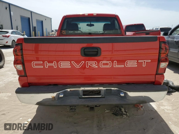 2005 Chevrolet Silverado 1500 Work Truck z VIN 1GCEC14X35Z186727, wystawiony jako Copart lot #49277275 z przebiegiem 141 441 mil mil oraz Czysty tytuł • Clean title. Historia ofert i sprzedaży dostępna na DreamBid. Obrazek 6.