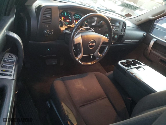 2011 GMC Sierra 2500HD SLE with VIN 1GT220CG2BZ404783, listed as a Copart auction lot 83108204 with 0 mi miles and Salvage Title. Bid and sale history available at carsss.com. Image 8.