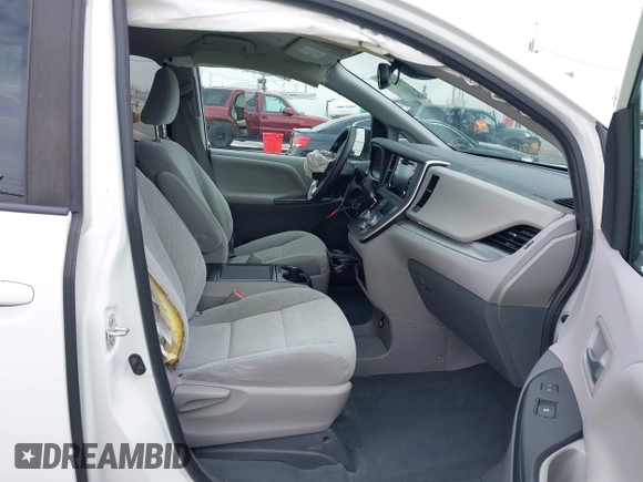 2020 Toyota Sienna LE Auto Access Seat с VIN 5TDKZ3DC0LS044909, выставлен на аукционе IAAI как лот 42289084 с пробегом 71 090 миль миль и . История ставок и продаж доступна на DreamBid. Изображение 5.