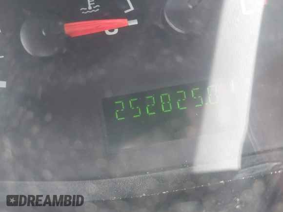 2004 Ford Econoline Passenger XL with VIN 1FBSS31L04HB18896, listed as a IAAI auction lot 42038029 with 252,825 mi miles. Bid and sale history available at carsss.com. Image 15.