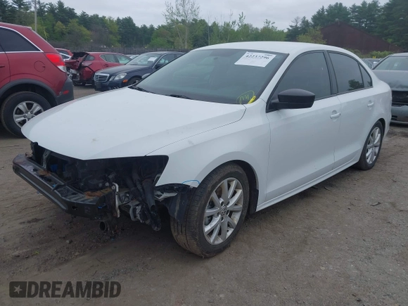 2015 Volkswagen Jetta SE with VIN 3VWD17AJXFM332383, listed as a IAAI auction lot 42237296 with 119,393 mi miles and . Bid and sale history available at DreamBid. Image 2.