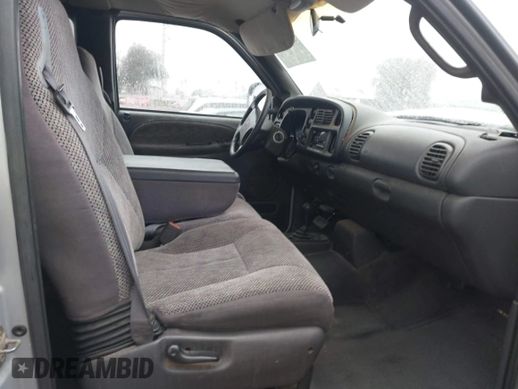 2000 Dodge Ram 2500 with VIN 1B7KF23W0YJ126951, listed as a IAAI auction lot 41802970 with 179,644 mi miles. Bid and sale history available at carsss.com. Image 5.