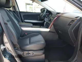 2014 Mazda CX-9 Grand Touring z VIN JM3TB2DA0E0434181, wystawiony jako IAAI lot #42295436 z przebiegiem 78 372 mil mil oraz . Historia ofert i sprzedaży dostępna na DreamBid. Obrazek 5.