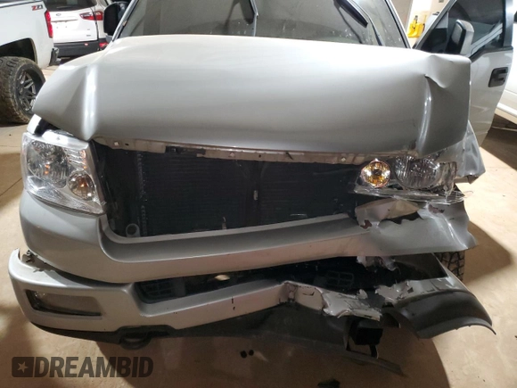2005 Ford F-150 STX z VIN 1FTRF04W05KC85556, wystawiony jako Copart lot #83096844 z przebiegiem 190 436 mil mil oraz Szkoda całkowita • Salvage title. Historia ofert i sprzedaży dostępna na DreamBid. Obrazek 11.