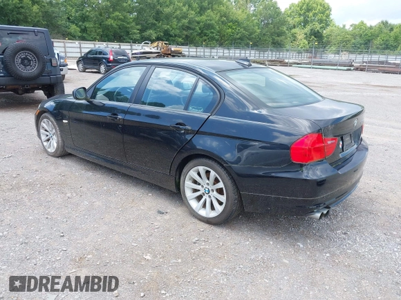 2011 BMW 3 Series 328i с VIN WBAPH7C50BE677673, выставлен на аукционе IAAI как лот 42680579 с пробегом 207 336 миль миль и . История ставок и продаж доступна на DreamBid. Изображение 3.