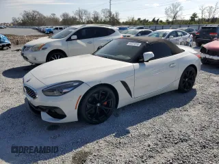 2019 BMW Z4 sDrive30i with VIN WBAHF3C58KWW33806, listed as a Copart auction lot 45221515 with 19,130 mi miles and Salvage Title. Bid and sale history available at carsss.com. Image 1.