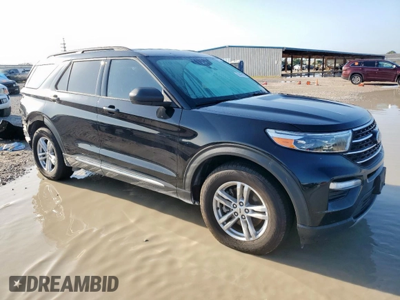 2022 Ford Explorer XLT with VIN 1FMSK7DH1NGA35734, listed as a Copart auction lot 58496155 with 60,526 mi miles and Salvage title. Bid and sale history available at DreamBid. Image 4.