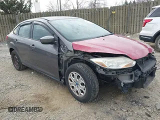 2012 Ford Focus SE with VIN 1FAHP3F21CL156730, listed as a IAAI auction lot 41893786 with 1 mi miles. Bid and sale history available at carsss.com. Image 1.
