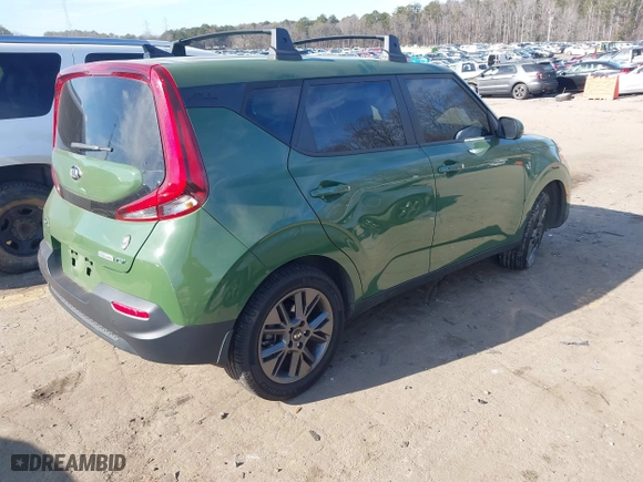 2021 Kia Soul EX with VIN KNDJ33AU4M7127264, listed as a IAAI auction lot 41339243 with 102,279 mi miles. Bid and sale history available at carsss.com. Image 4.