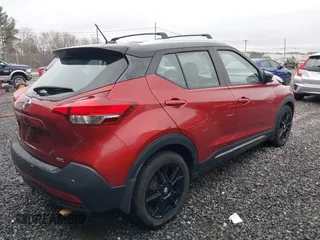 2020 Nissan Kicks SR with VIN 3N1CP5DV4LL565762, listed as a IAAI auction lot 40889527 with 98,722 mi miles. Bid and sale history available at carsss.com. Image 4.