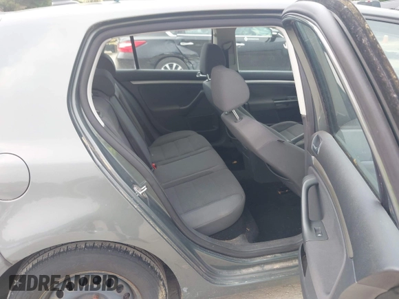 2008 Volkswagen Rabbit S z VIN WVWDB71K48W214390, wystawiony jako IAAI lot #42463355 z przebiegiem 143 904 mil mil oraz . Historia ofert i sprzedaży dostępna na DreamBid. Obrazek 8.