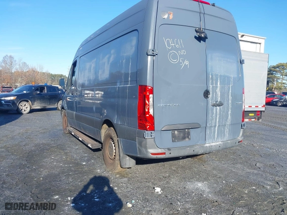 2019 Mercedes-Benz Sprinter Cargo Van with VIN WD4PF0CD5KP104611, listed as a IAAI auction lot 41256118 with 75,514 mi miles. Bid and sale history available at carsss.com. Image 3.