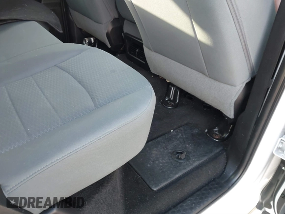 2018 Ram 2500 Tradesman with VIN 3C6UR5CJ3JG102535, listed as a IAAI auction lot 41299914 with 90,619 mi miles and . Bid and sale history available at DreamBid. Image 8.