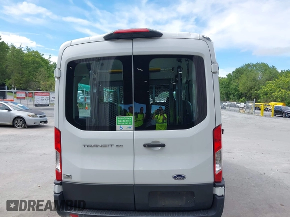 2020 Ford Transit Passenger XL z VIN 1FDZK1C82LKA79233, wystawiony jako IAAI lot #42766871 z przebiegiem 32 428 mil mil oraz . Historia ofert i sprzedaży dostępna na DreamBid. Obrazek 16.