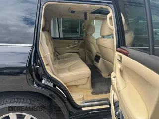 2011 Lexus LX 570 z VIN JTJHY7AX5B4082980, wystawiony jako Copart lot #58658775 z przebiegiem 236 563 mil mil oraz Czysty tytuł • Clean title. Historia ofert i sprzedaży dostępna na DreamBid. Obrazek 6.