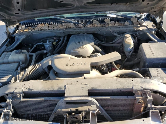 2002 Chevrolet Suburban LT with VIN 1GNEC16T22J141497, listed as a Copart auction lot 87526755 with 277,226 mi miles and Salvage Title. Bid and sale history available at carsss.com. Image 12.