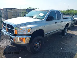 2007 Dodge 2500 SLT z VIN 1D7KS28A17J582602, wystawiony jako IAAI lot #42087956 z przebiegiem 255 630 mil mil oraz . Historia ofert i sprzedaży dostępna na DreamBid. Obrazek 2.