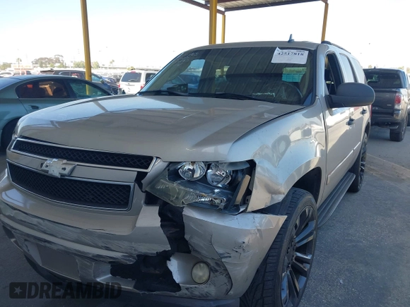2007 Chevrolet Tahoe LS z VIN 1GNFC13C17R293787, wystawiony jako IAAI lot #42517818 z przebiegiem 293 307 mil mil oraz . Historia ofert i sprzedaży dostępna na DreamBid. Obrazek 17.