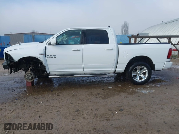 2017 Ram 1500 Night z VIN 1C6RR7MT3HS634288, wystawiony jako IAAI lot #40993931 z przebiegiem 138 341 mil mil oraz . Historia ofert i sprzedaży dostępna na DreamBid. Obrazek 15.