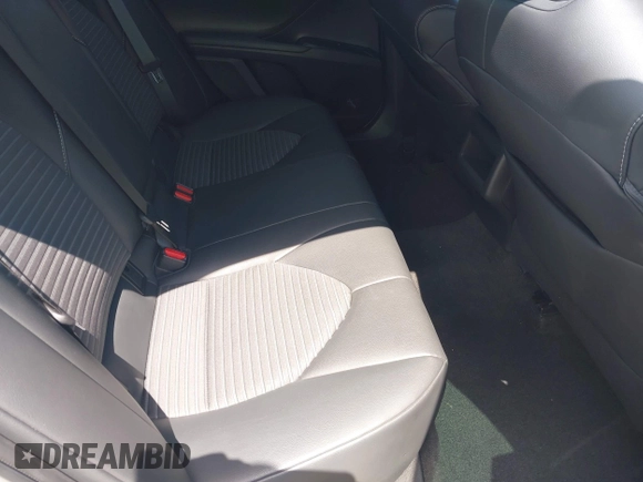 2019 Toyota Camry LE z VIN 4T1B11HK8KU226604, wystawiony jako IAAI lot #42219440 z przebiegiem 53 415 mil mil oraz . Historia ofert i sprzedaży dostępna na DreamBid. Obrazek 8.