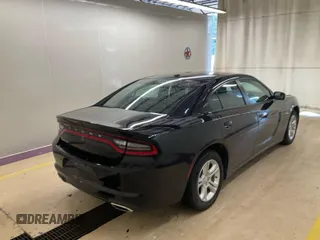 2019 Dodge Charger SXT z VIN 2C3CDXBG6KH613859, wystawiony jako IAAI lot #42509609 z przebiegiem 76 418 mil mil oraz . Historia ofert i sprzedaży dostępna na DreamBid. Obrazek 16.