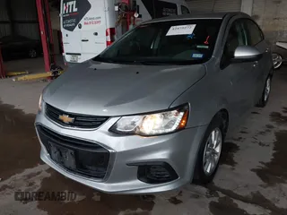 2019 Chevrolet Sonic LT z VIN 1G1JD5SB2K4144335, wystawiony jako IAAI lot #42479272 z przebiegiem 111 453 mil mil oraz . Historia ofert i sprzedaży dostępna na DreamBid. Obrazek 6.