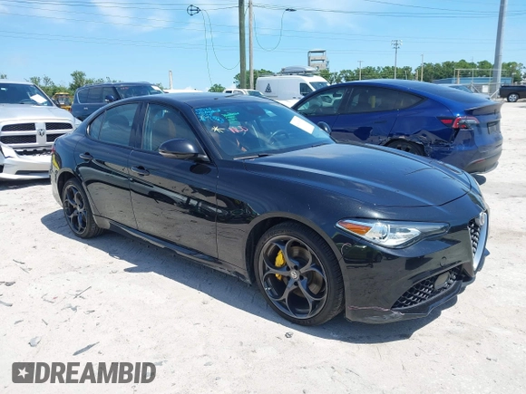 2017 Alfa Romeo Giulia Ti with VIN ZARFAEEN5H7545113, listed as a IAAI auction lot 41919103 with 62,182 mi miles. Bid and sale history available at carsss.com. Image 1.