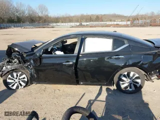 2019 Nissan Altima 2.5 S with VIN 1N4BL4BV3KC220322, listed as a IAAI auction lot 41761410 with 1 mi miles. Bid and sale history available at carsss.com. Image 13.