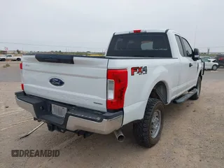 2019 Ford F-250 XL z VIN 1FT7X2B6XKEC89613, wystawiony jako IAAI lot #42256834 z przebiegiem 80 066 mil mil oraz . Historia ofert i sprzedaży dostępna na DreamBid. Obrazek 4.