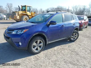 2015 Toyota RAV4 XLE with VIN 2T3RFREVXFW253698, listed as a IAAI auction lot 41798700 with 147,202 mi miles. Bid and sale history available at carsss.com. Image 18.