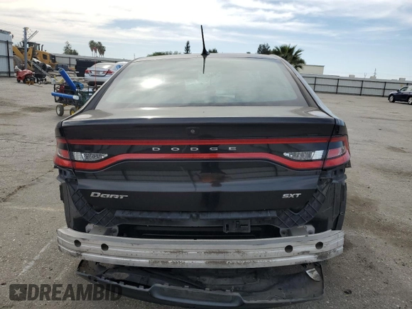 2016 Dodge Dart SXT z VIN 1C3CDFBB8GD682474, wystawiony jako Copart lot #52902355 z przebiegiem 168 036 mil mil oraz Szkody całkowita. Historia ofert i sprzedaży dostępna na DreamBid. Obrazek 6.
