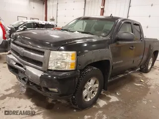 2010 Chevrolet Silverado 1500 LT with VIN 1GCSKSE33AZ150361, listed as a IAAI auction lot 41589213 with 197,263 mi miles. Bid and sale history available at carsss.com. Image 17.