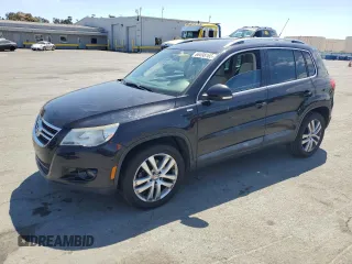 2010 Volkswagen Tiguan S с VIN WVGAV7AX8AW524503, выставлен на аукционе Copart как лот 66498165 с пробегом 113 264 миль миль и Списание • Salvage title. История ставок и продаж доступна на DreamBid. Изображение 1.