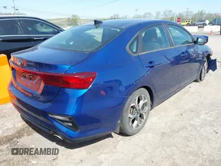 2019 Kia Forte LXS z VIN 3KPF24AD7KE133295, wystawiony jako IAAI lot #41956903 z przebiegiem 127 344 mil mil oraz . Historia ofert i sprzedaży dostępna na DreamBid. Obrazek 4.