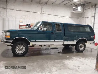 1997 Ford F-250 HD with VIN 1FTHX26G0VEB12354, listed as a IAAI auction lot 42033876 with Not Provided miles. Bid and sale history available at carsss.com. Image 14.