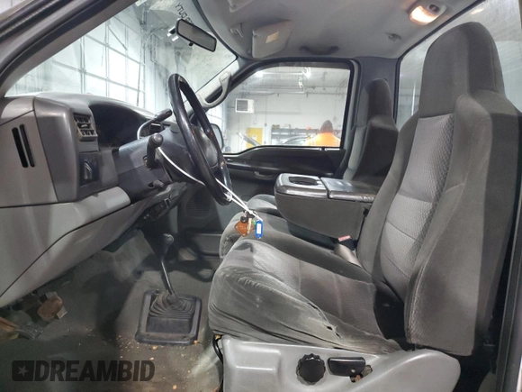 2002 Ford Super Duty F-250 XL with VIN 1FTNF21LX2EA21680, listed as a Copart auction lot 86453084 with 131,748 mi miles and Clean Title. Bid and sale history available at carsss.com. Image 7.