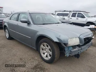 2007 Chrysler 300 Limited with VIN 2C3KA53G17H759391, listed as a IAAI auction lot 40991302 with 186,830 mi miles. Bid and sale history available at carsss.com. Image 1.
