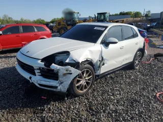 2020 Porsche Cayenne z VIN WP1AA2AY2LDA03933, wystawiony jako Copart lot #52232395 z przebiegiem 83 303 mil mil oraz Szkoda całkowita • Salvage title. Historia ofert i sprzedaży dostępna na DreamBid. Obrazek 1.
