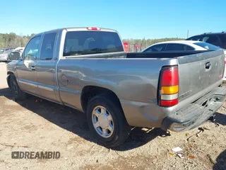 2006 GMC New Sierra 1500 SL with VIN 1GTEC19V96Z297128, listed as a IAAI auction lot 41309581 with 286,452 mi miles. Bid and sale history available at carsss.com. Image 3.