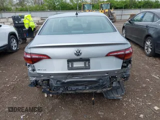 2019 Volkswagen Jetta S с VIN 3VWC57BU1KM169304, выставлен на аукционе IAAI как лот 42124012 с пробегом 102 515 миль миль и . История ставок и продаж доступна на DreamBid. Изображение 17.