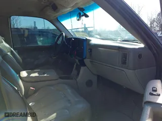 2002 Chevrolet Tahoe LT with VIN 1GNEK13Z72J161529, listed as a IAAI auction lot 41747422 with 1 mi miles. Bid and sale history available at carsss.com. Image 5.