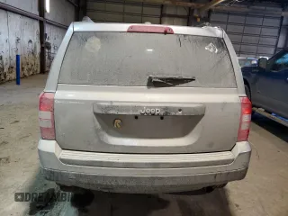 2016 Jeep Patriot Sport SE z VIN 1C4NJPBA8GD679214, wystawiony jako Copart lot #88990335 z przebiegiem 131 640 mil mil oraz Szkoda całkowita • Salvage title. Historia ofert i sprzedaży dostępna na DreamBid. Obrazek 6.