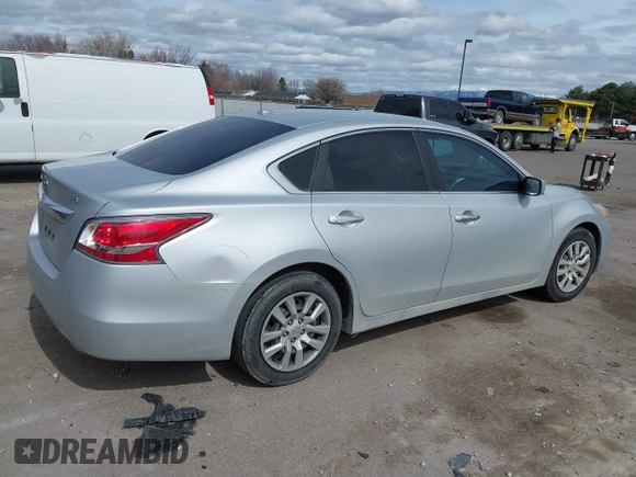 2015 Nissan Altima 2.5 S with VIN 1N4AL3AP3FN864728, listed as a IAAI auction lot 41851923 with 78,840 mi miles. Bid and sale history available at carsss.com. Image 4.