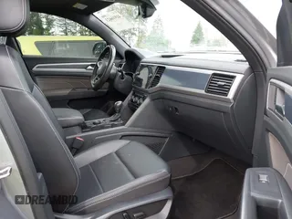 2021 Volkswagen Atlas SEL with VIN 1V2SE2CA4MC229844, listed as a IAAI auction lot 41916623 with 34,618 mi miles and . Bid and sale history available at DreamBid. Image 5.