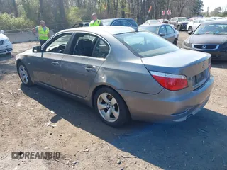 2008 BMW 5 Series 528i with VIN WBANU53558C113996, listed as a IAAI auction lot 42114822 with 84,514 mi miles and . Bid and sale history available at carsss.com. Image 3.