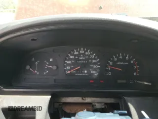 1994 Nissan Frontier XE z VIN 1N6SD16S1RC372743, wystawiony jako Copart lot #54486495 z przebiegiem 206 951 mil mil oraz Szkoda całkowita • Salvage title. Historia ofert i sprzedaży dostępna na DreamBid. Obrazek 9.