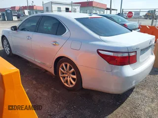 2008 Lexus LS 460 z VIN JTHBL46F285070311, wystawiony jako IAAI lot #42035847 z przebiegiem 220 321 mil mil oraz . Historia ofert i sprzedaży dostępna na DreamBid. Obrazek 3.